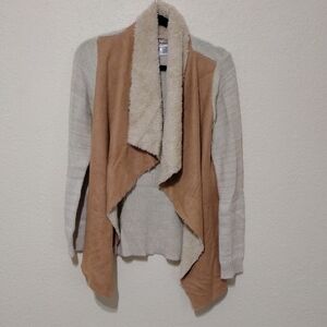 Hem & Thread White and Cream Cardigan with Open Front Design